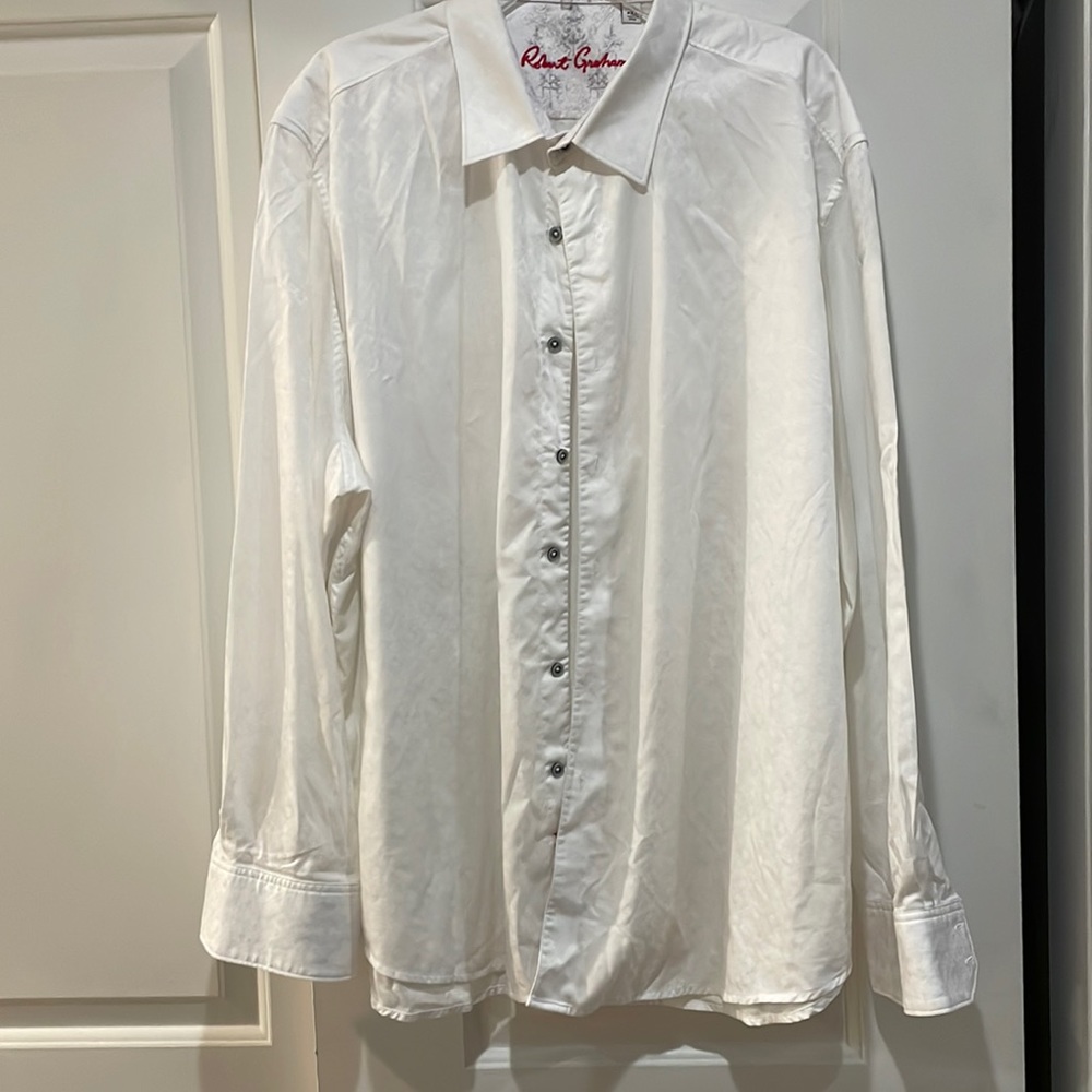 Men’s extra large Robert Graham shirt